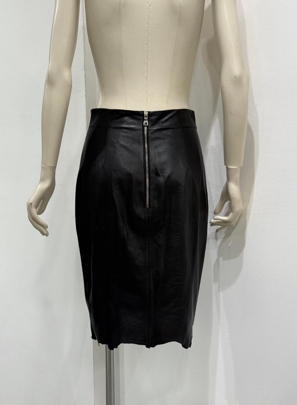 S/S2011 Balmain by Christopher Decarnin jupe en cuir à épingles de sûreté en vente 1