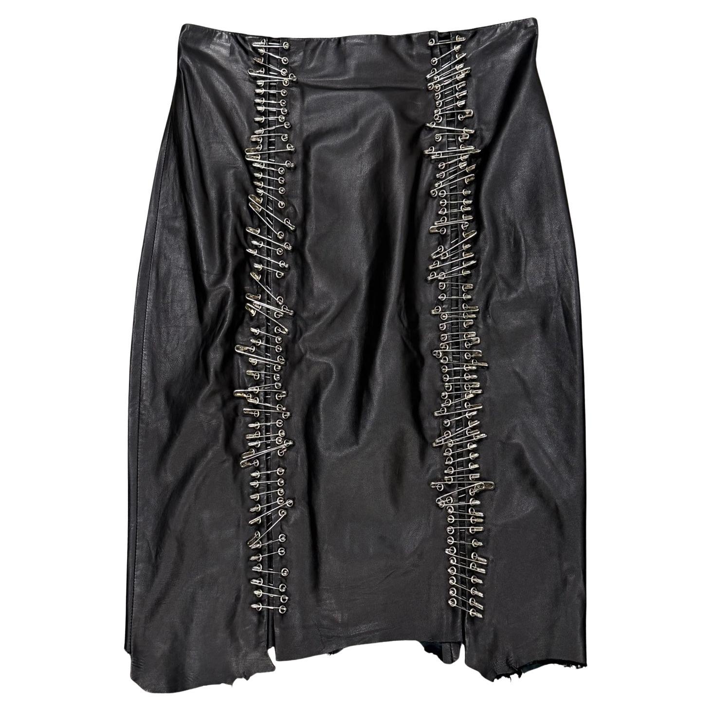 S/S2011 Balmain by Christopher Decarnin jupe en cuir à épingles de sûreté en vente