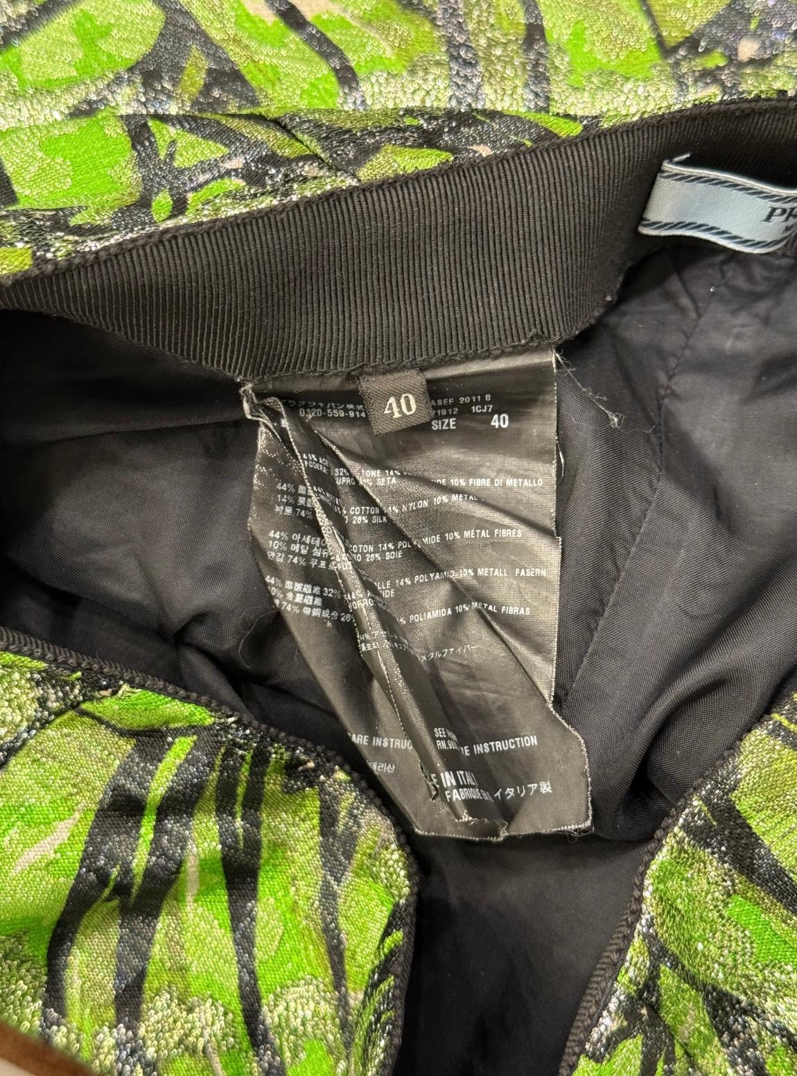 Women's S/S2011 Prada banana print skirt. For Sale