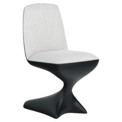 Chaise de salle à manger biomorphe en forme de S en noir mat