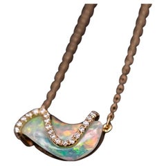 S-förmige Diamant-Opal- Fossil-Muschel-Halskette aus 18 Karat Gelbgold