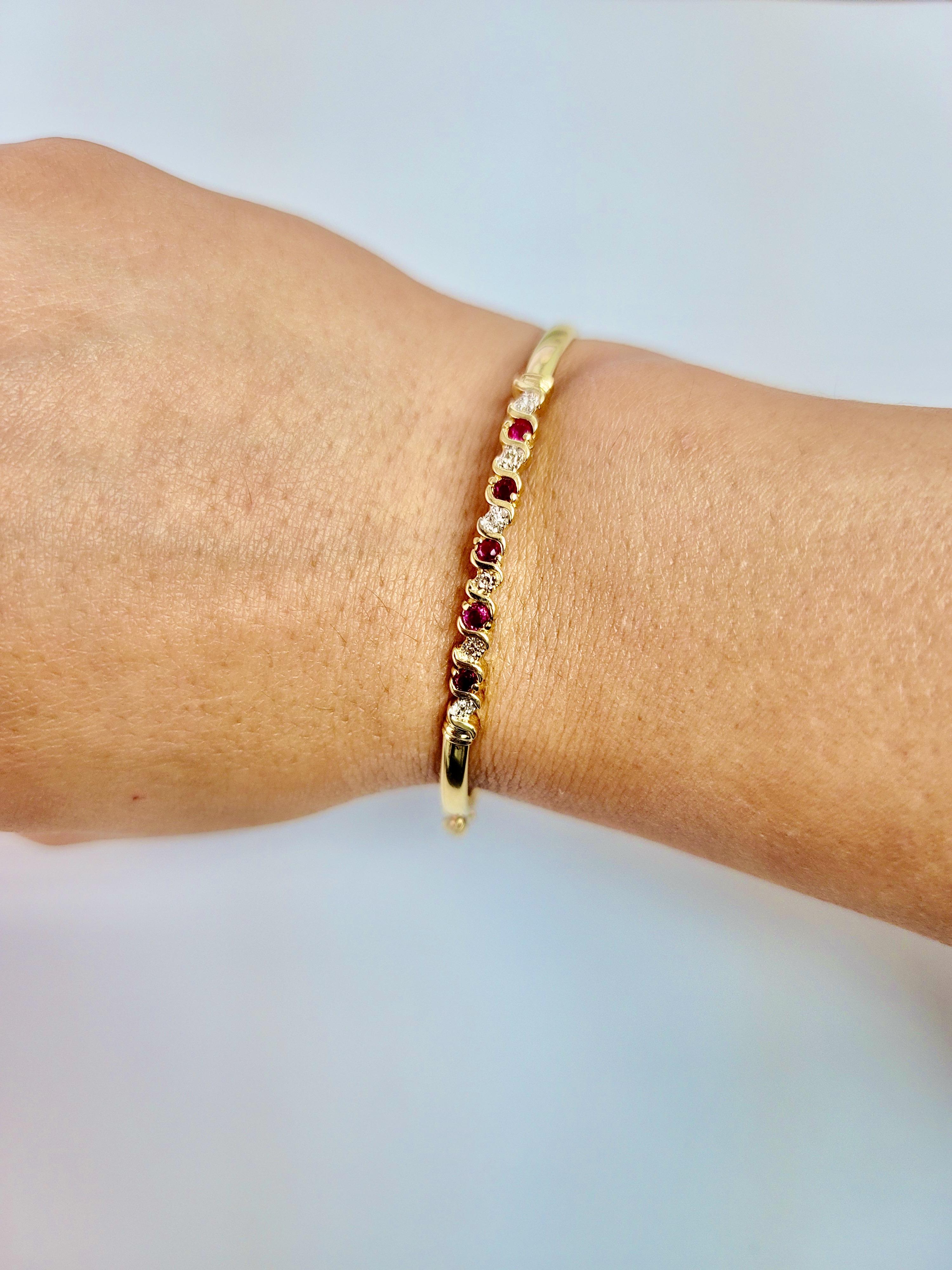 Round Cut S Style Vintage Ruby Diamond Bangle 14k Yellow Gold For Sale