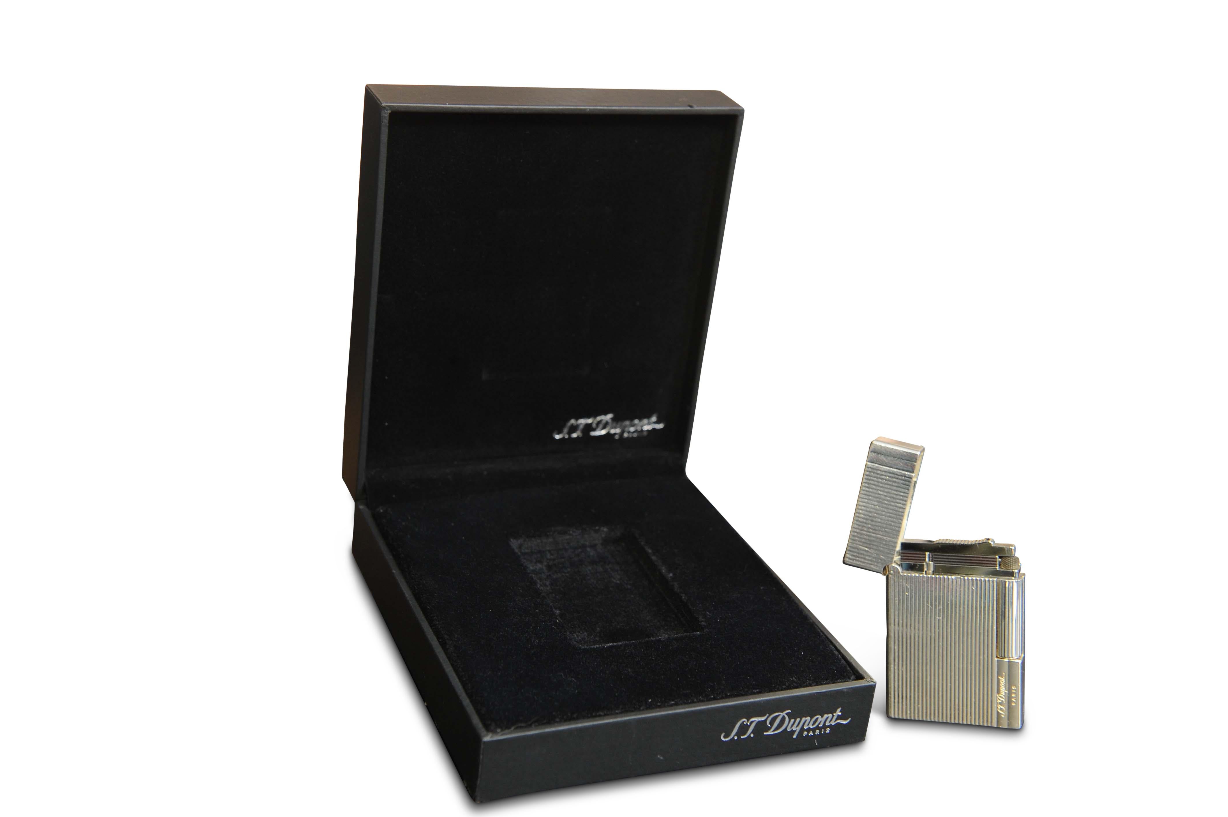 S. T. DuPont Gatsby Paris - Briquet à cigarettes avec boîte et papiers d'origine en vente 1