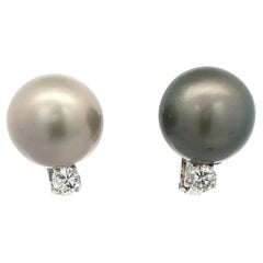 S. V.I.I. Rudle Orecchini con perle nere di Tahiti e diamanti in platino
