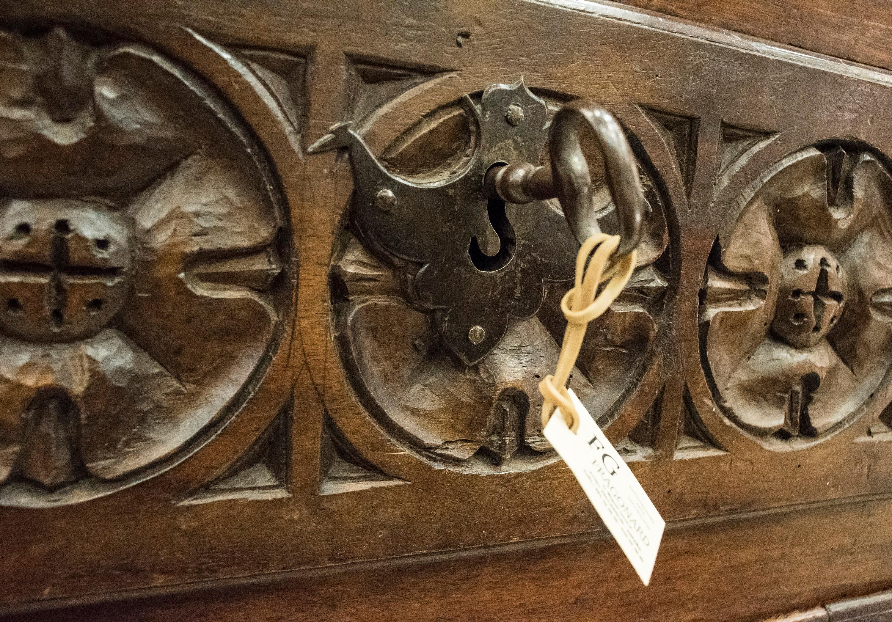 S XVII Carved Walnut Buffet and Iron Handles S XVII Aragonesa School, Spain 4