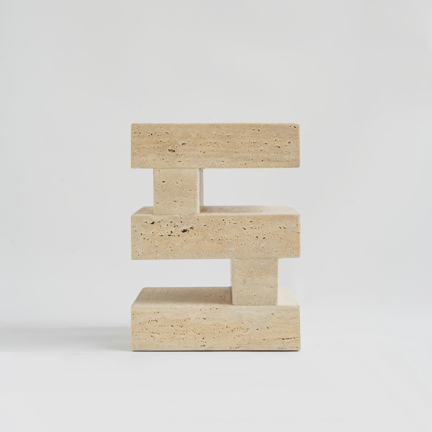 S Y N C Traverine Side Table en vente 3