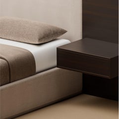 S.05 Cama Tapizada con Mesas Auxiliares Empotradas / Nogal Ebonizado by Lusano