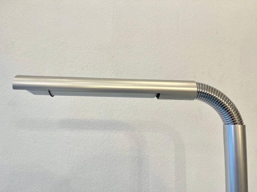 S1 Adjustable Aluminum Floor Lamp by Rico & Rosemary Baltensweiler, Switzerland In Good Condition For Sale In Geneva, CH