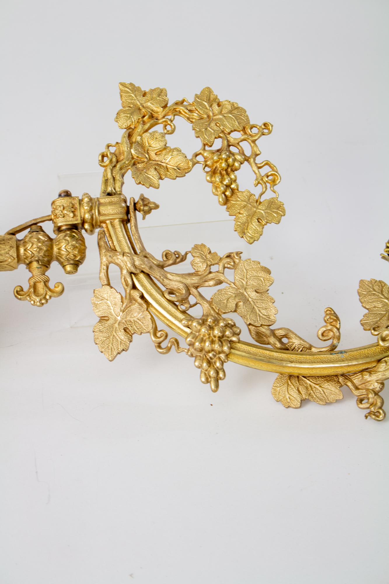 S119 19th Century Henry Hooper Gilt Bronze Rococo Sconces For Sale 8