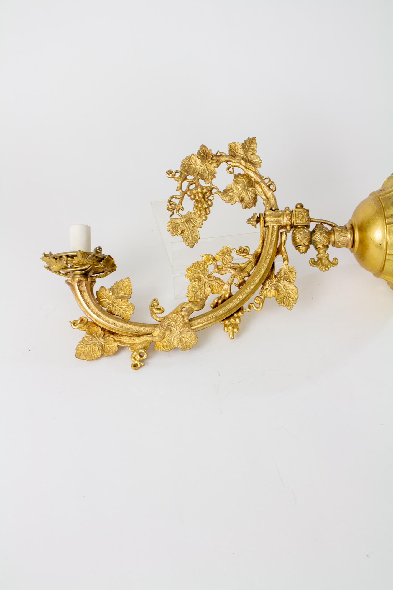 S119 19th Century Henry Hooper Gilt Bronze Rococo Sconces In Excellent Condition For Sale In Canton, MA