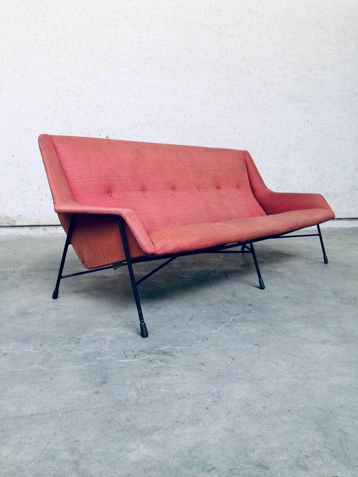 S12 Model 3 Seat Sofa by Alfred Hendrickx for Belform, Belgium, 1958 In Fair Condition For Sale In Oud-Turnhout, VAN