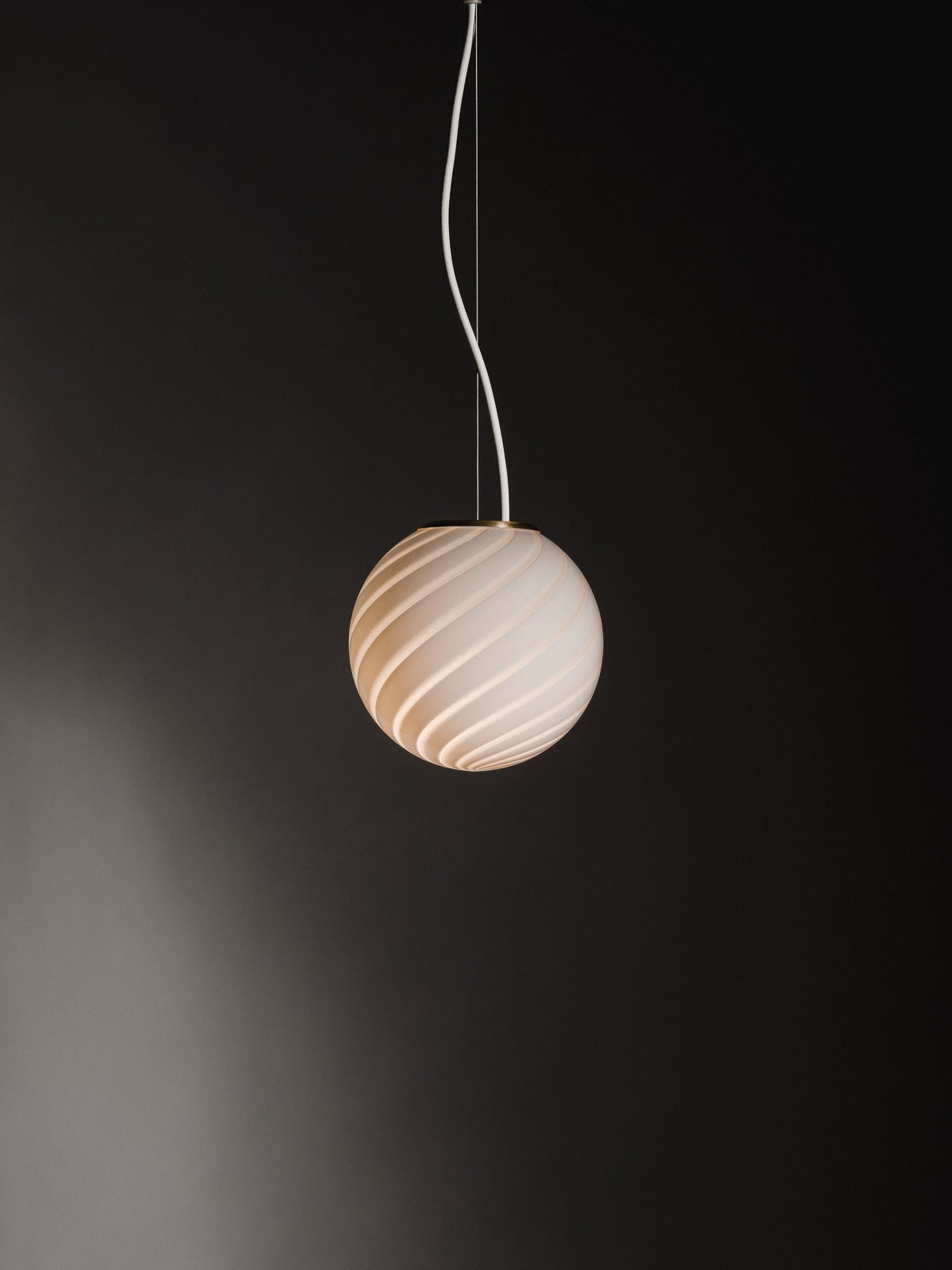 S20 Murano Pendant Ceiling Lamp in White Swirl Glass with Brass For Sale