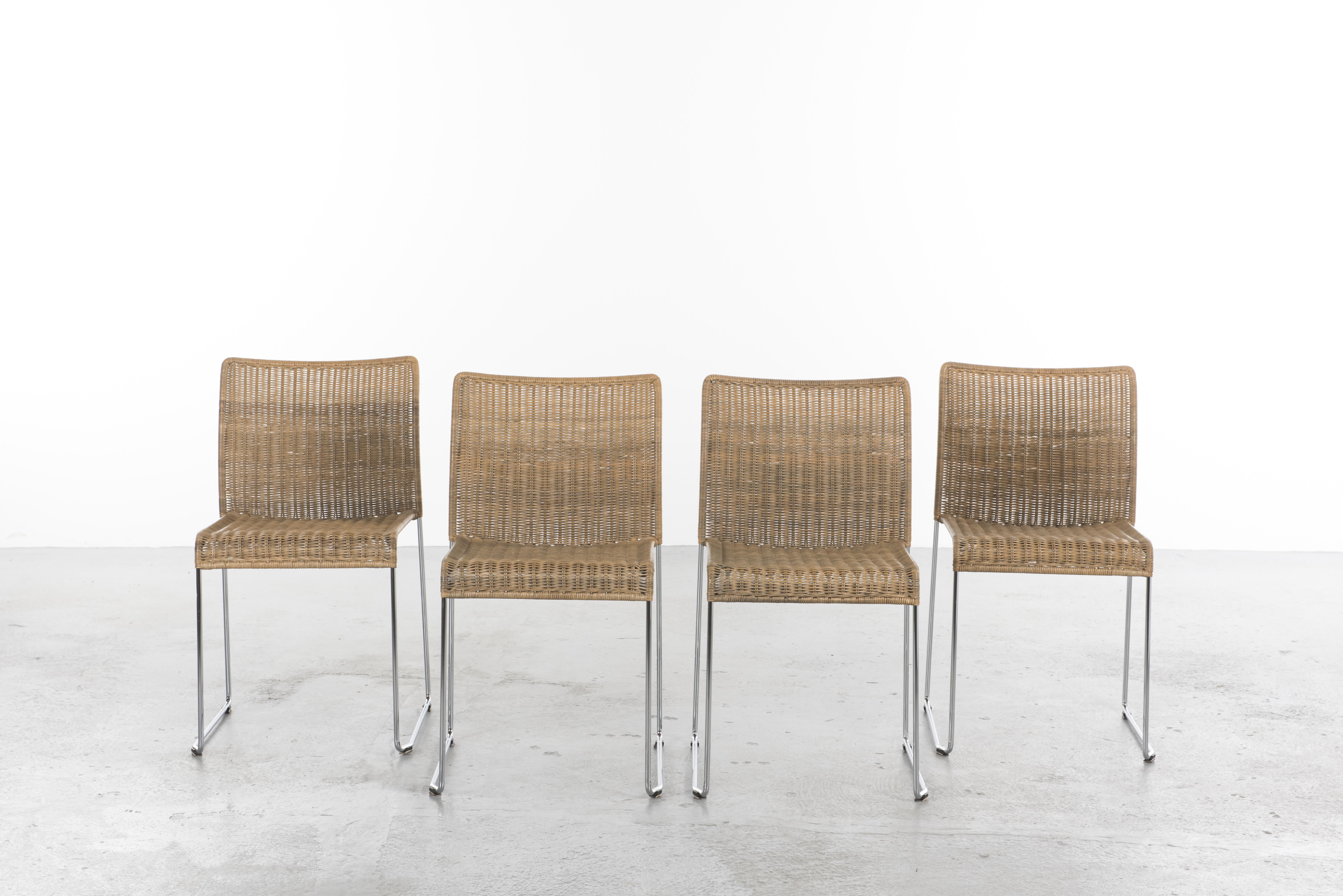S21 Bicolor Rattan Chairs by Tito Agnoli for Pierantonio Bonacina 10