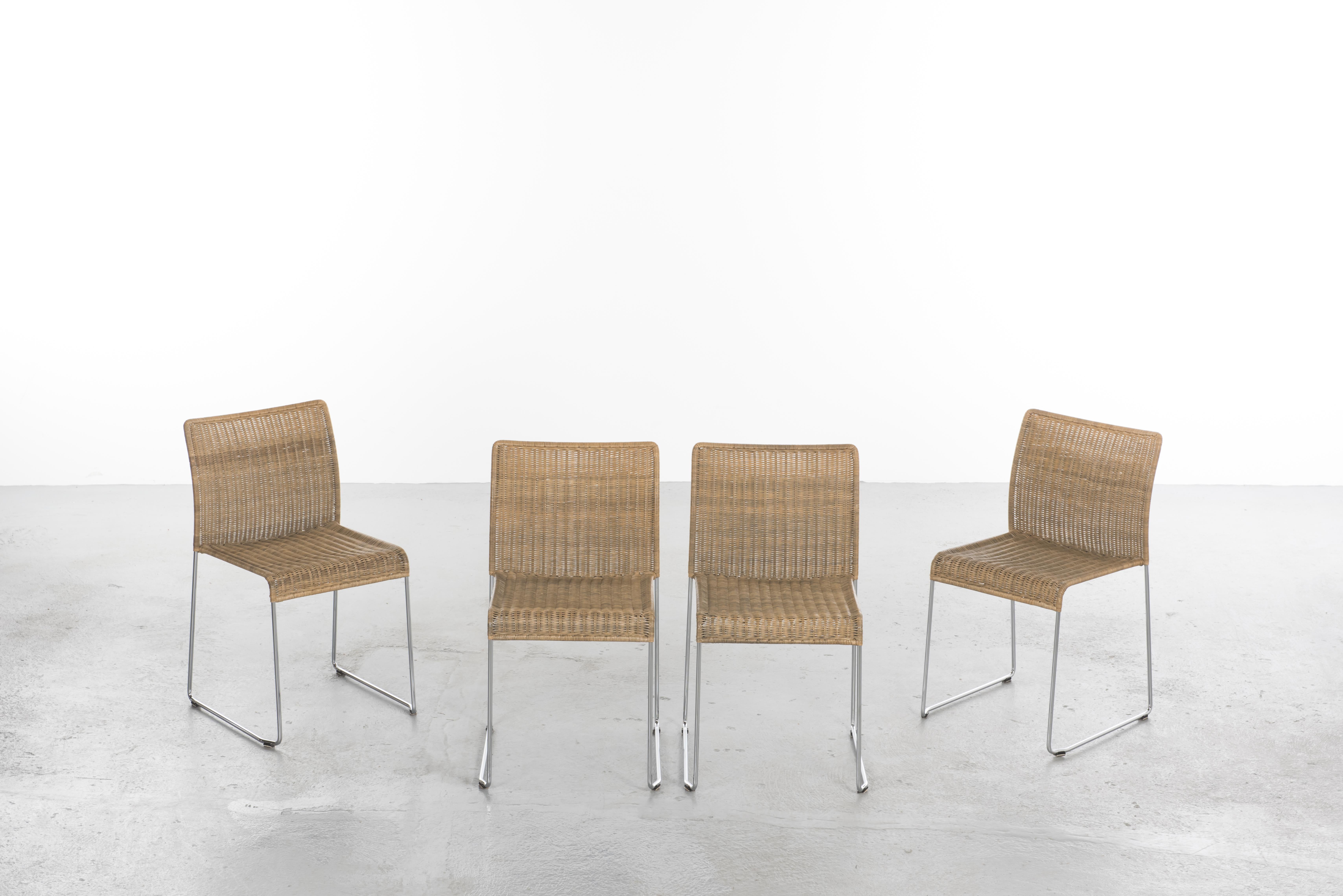 S21 Bicolor Rattan Chairs by Tito Agnoli for Pierantonio Bonacina In Good Condition In Villeurbanne, Rhone Alpes