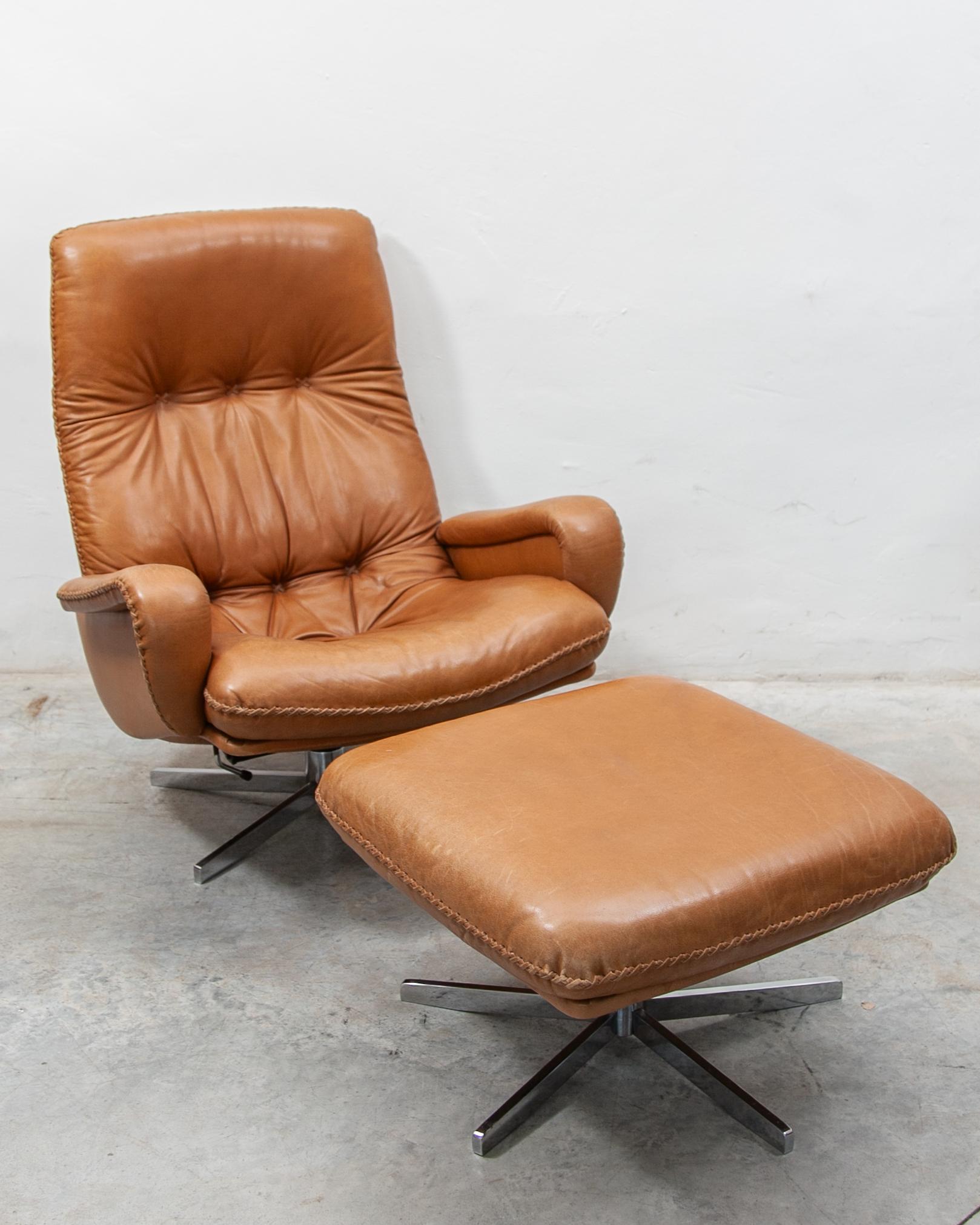 S231 Swivel De Sede Camel Leather Lounge Chair with Footstool, 1970s For Sale 6
