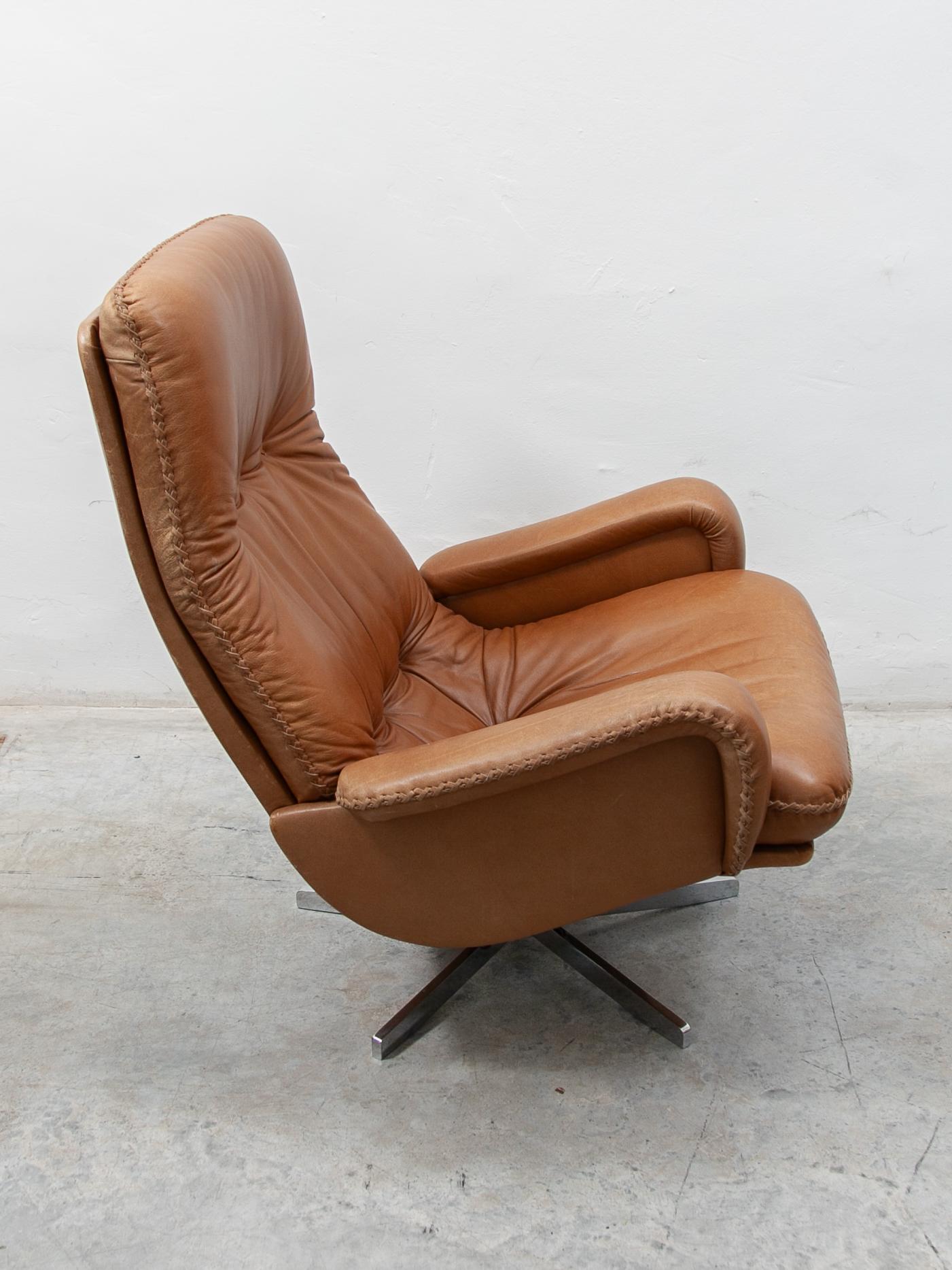 Swiss S231 Swivel De Sede Camel Leather Lounge Chair with Footstool, 1970s For Sale