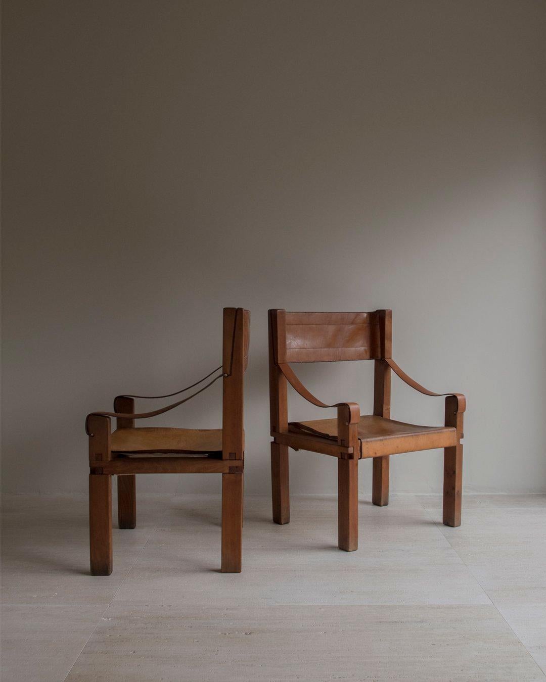 Français Pierre Chapo Paire de fauteuils en cuir S340 - Orme - France - The Modernity en vente