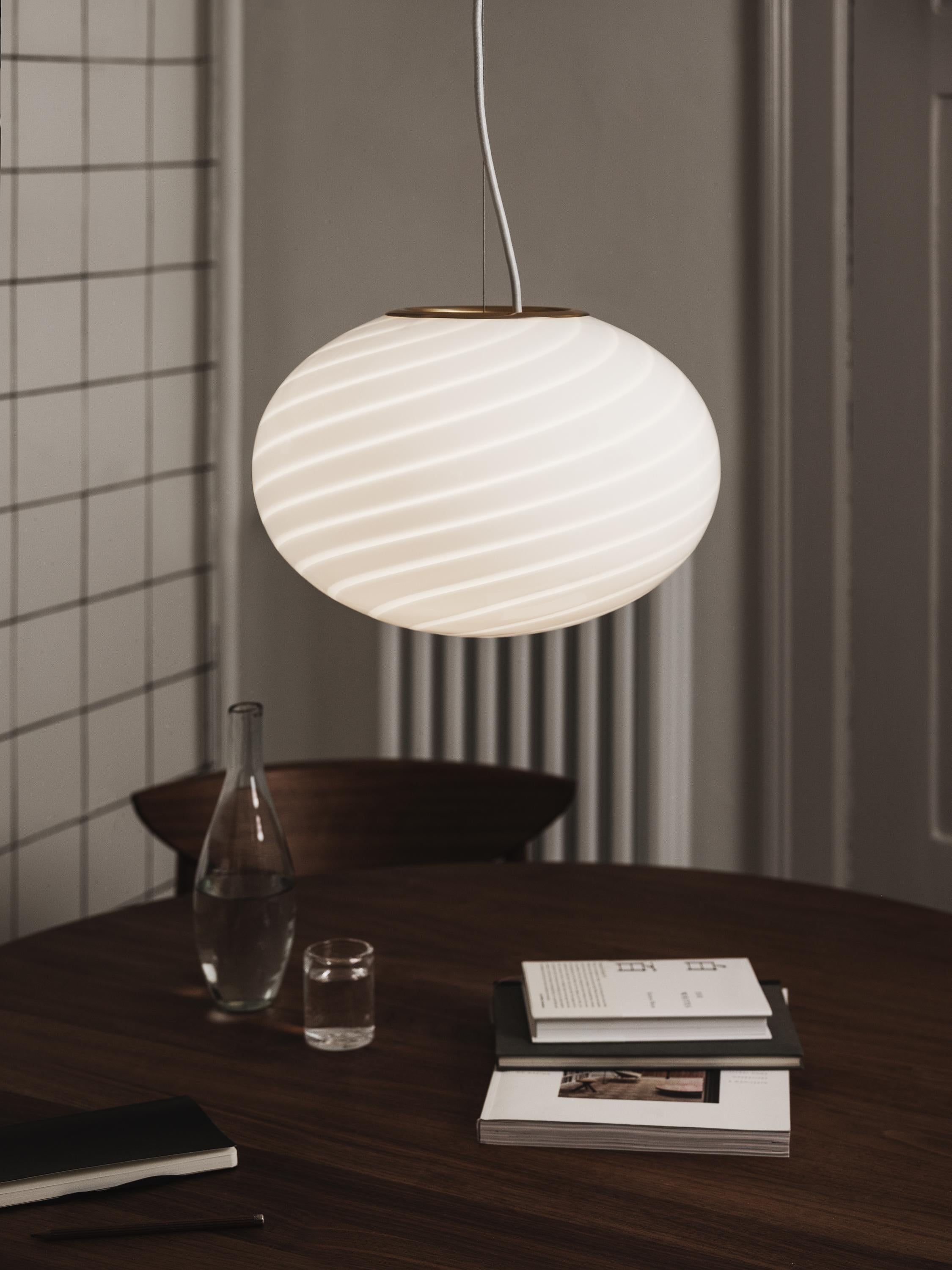 S35 Murano Pendant Ceiling Lamp in White Swirl Glass with Brass In New Condition For Sale In København, DK