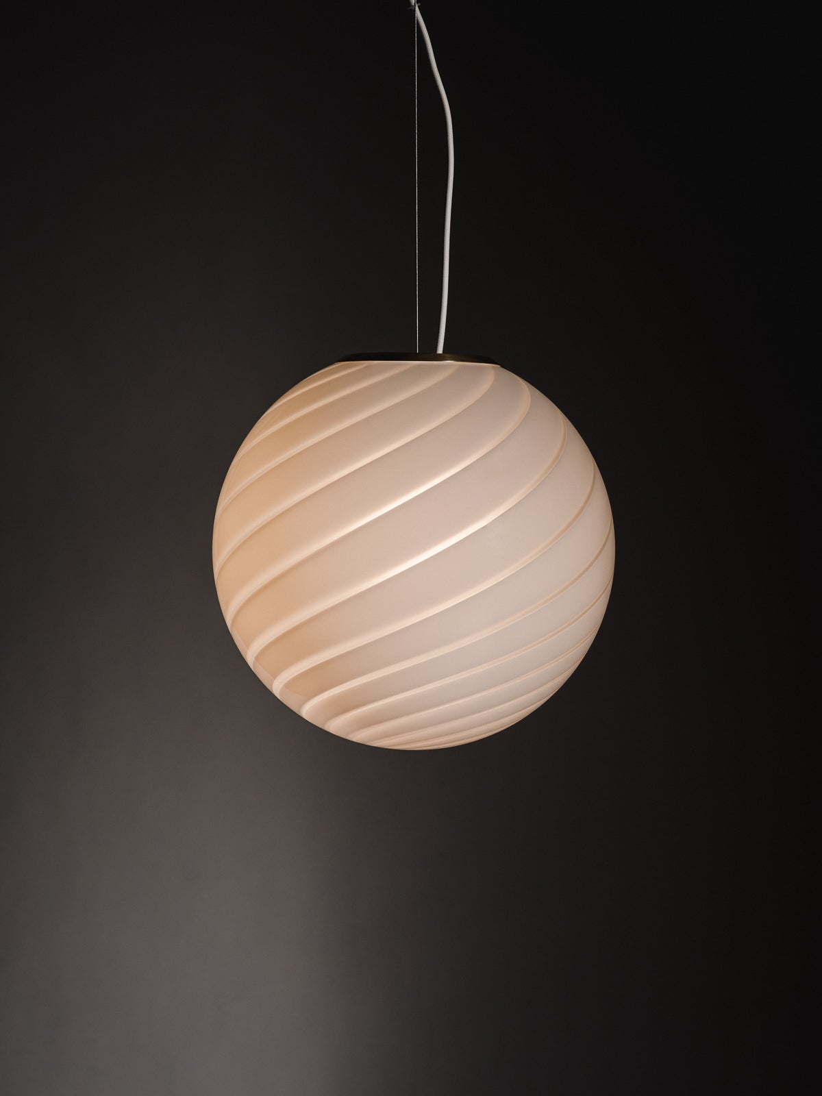 S40 Large Murano Pendant Ceiling Lamp in White Swirl Glass with Brass For Sale