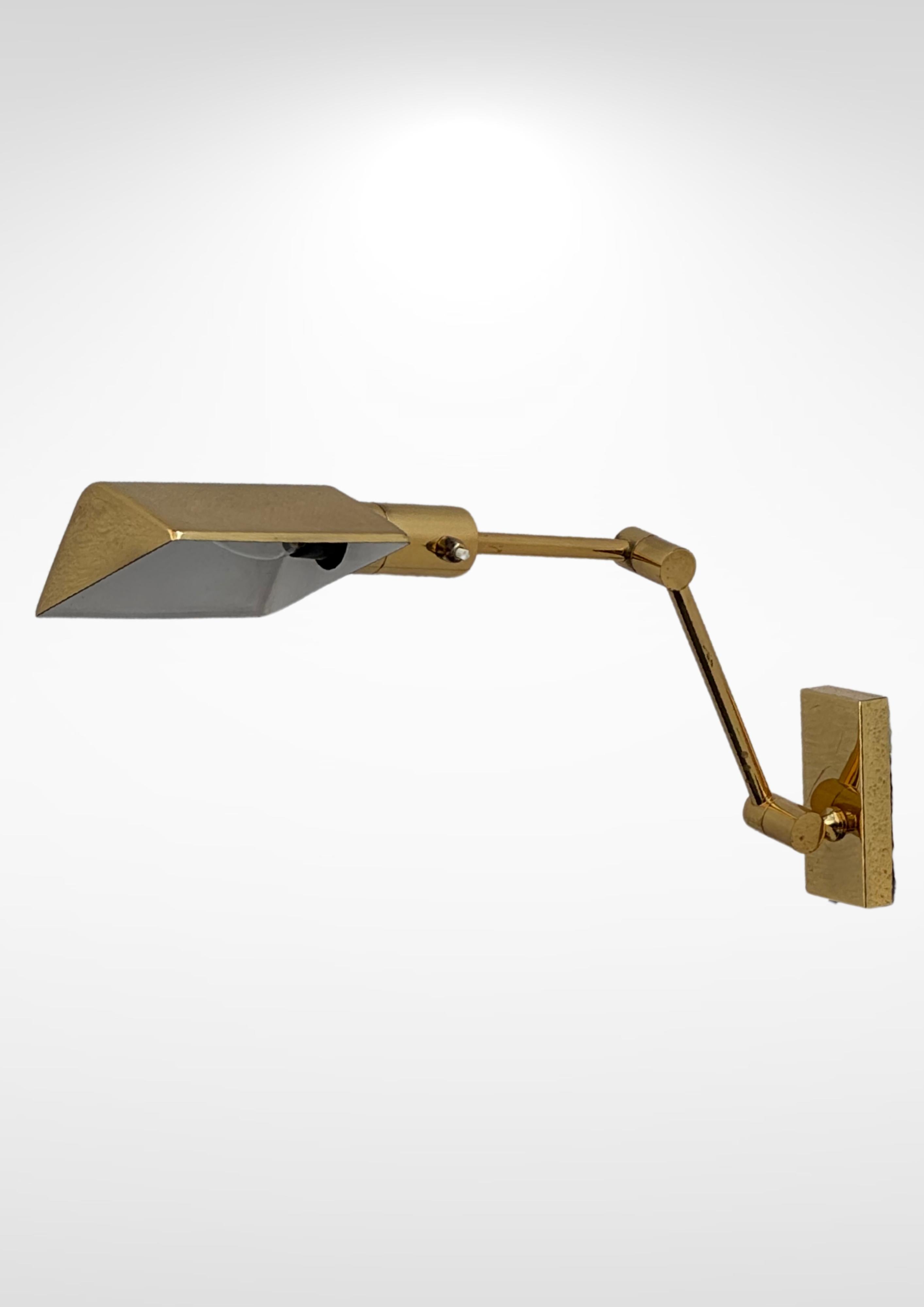S.A Boulanger Belgium Brass Swing Arm Angle-Poise Wall Lamp In Good Condition For Sale In Torquay, GB