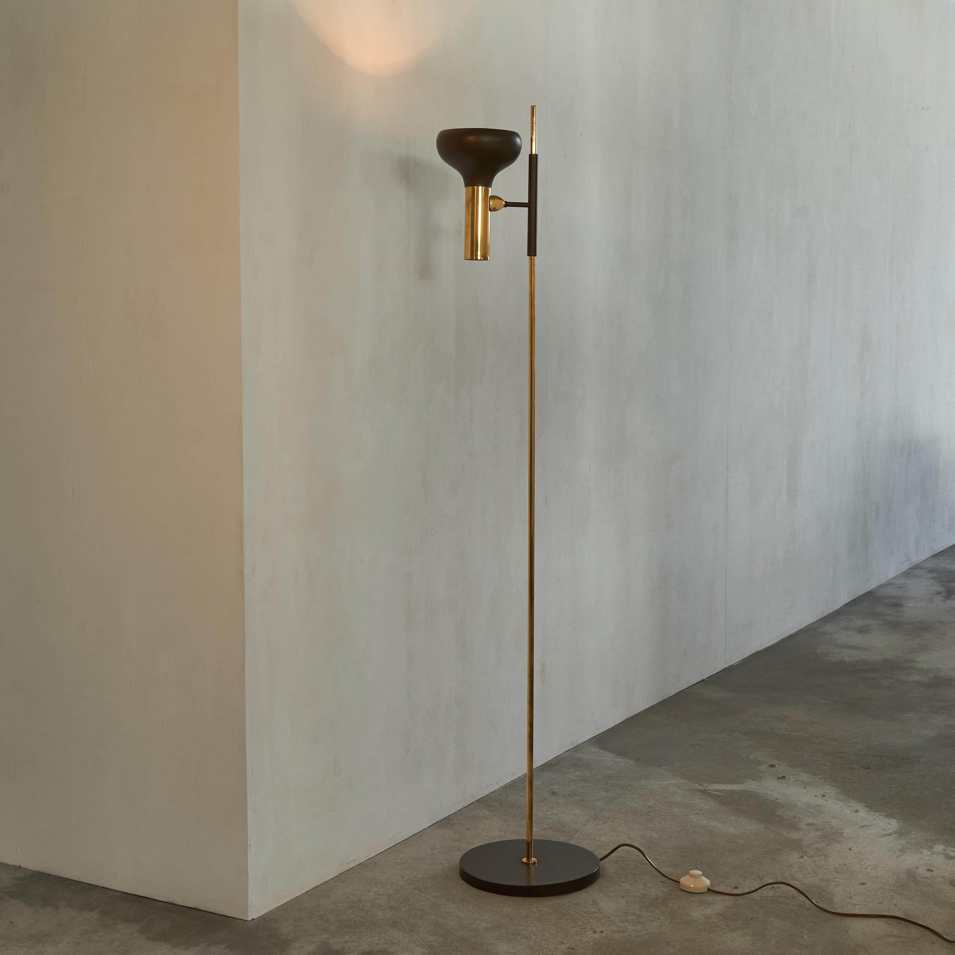 S.A. Boulanger Floor Lamp in Brass In Good Condition In Tilburg, NL