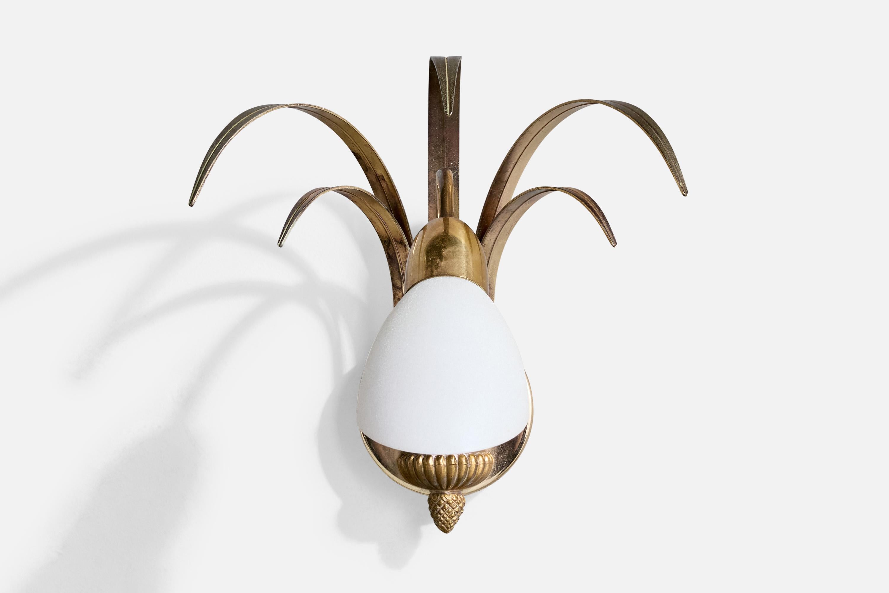 S.A. Boulanger, Wall Lights, Brass, Glass, Belgium, 1970s In Good Condition For Sale In High Point, NC