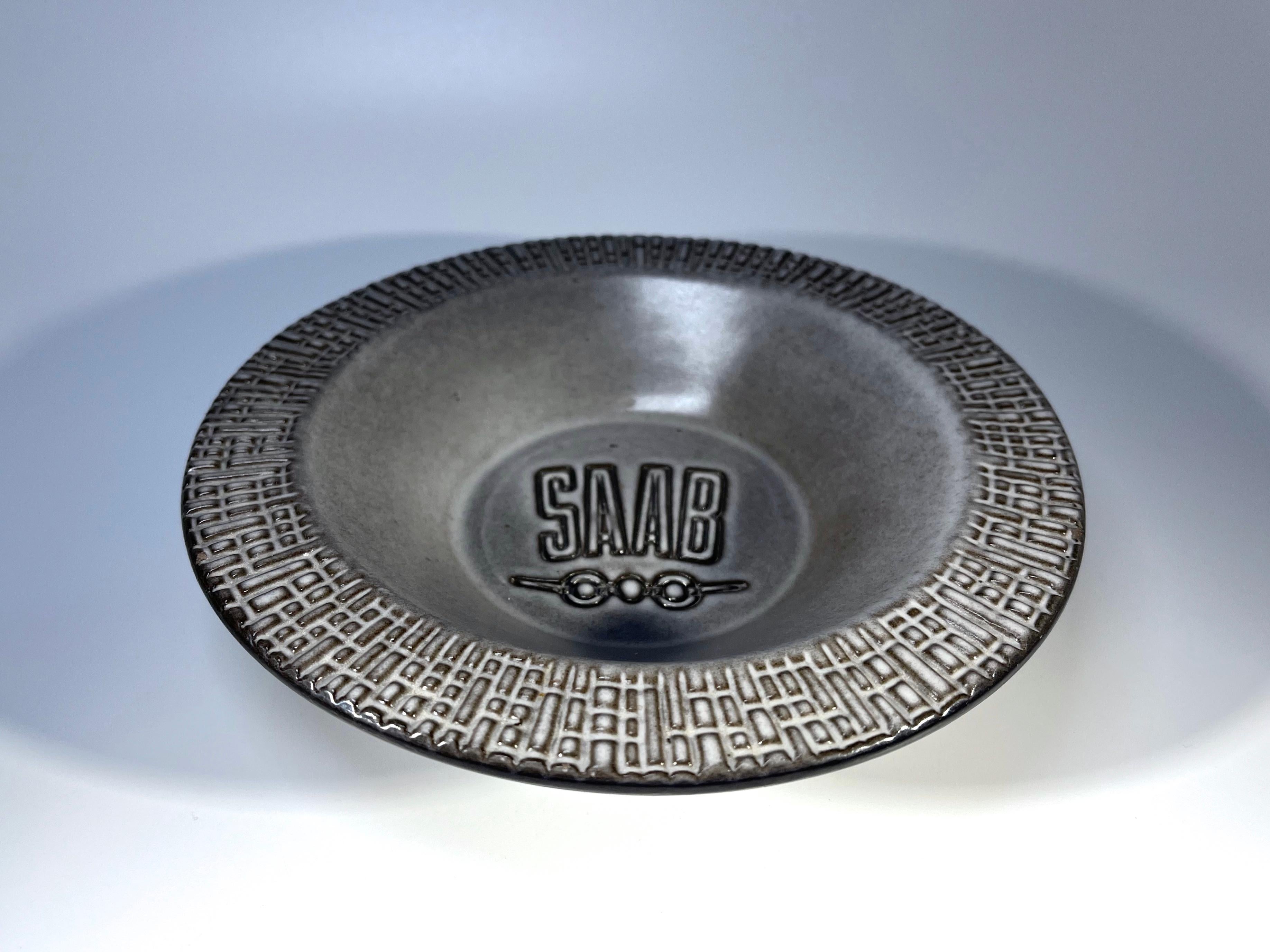 Céramique Plat en céramique automobile SAAB par Upsala Ekeby, Suède, vers 1963 en vente