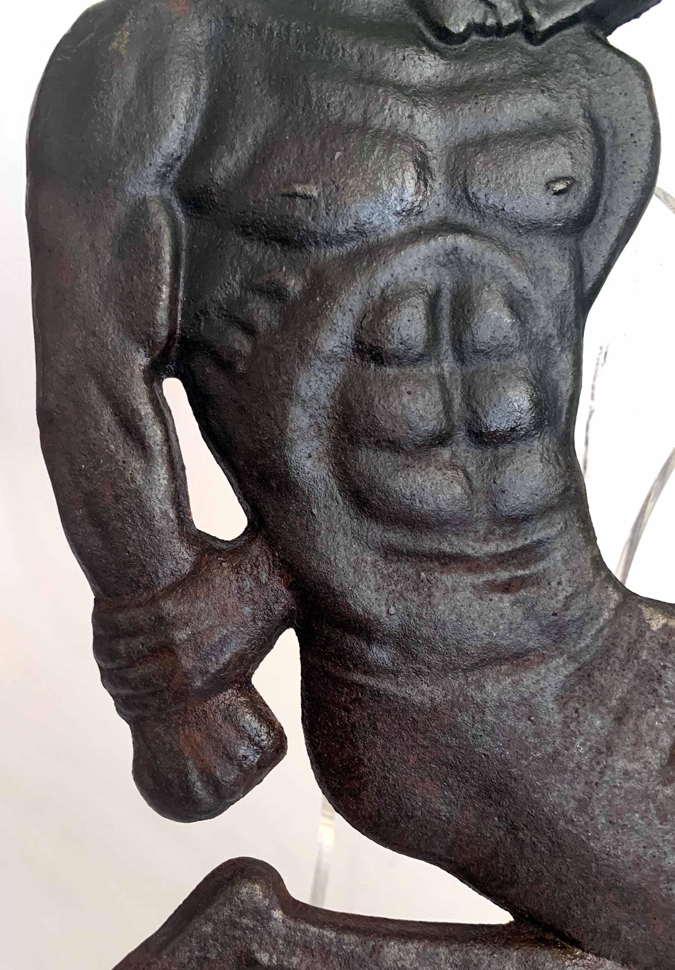Allemand « SAAR, 1918-1935, rare sculpture Art déco en relief d'un nu, travailleur agenouillé en vente