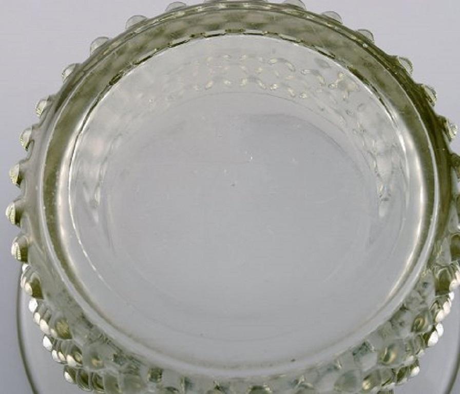 Saara Hopea for Nuutajärvi, Two Bowls in Art Glass, Budded Design, 1960s-1970s In Excellent Condition For Sale In Copenhagen, DK