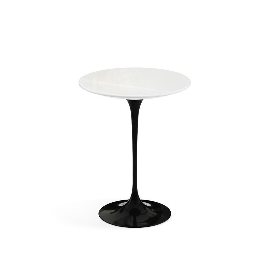 With the Pedestal Collection, Eero Saarinen resolved the 