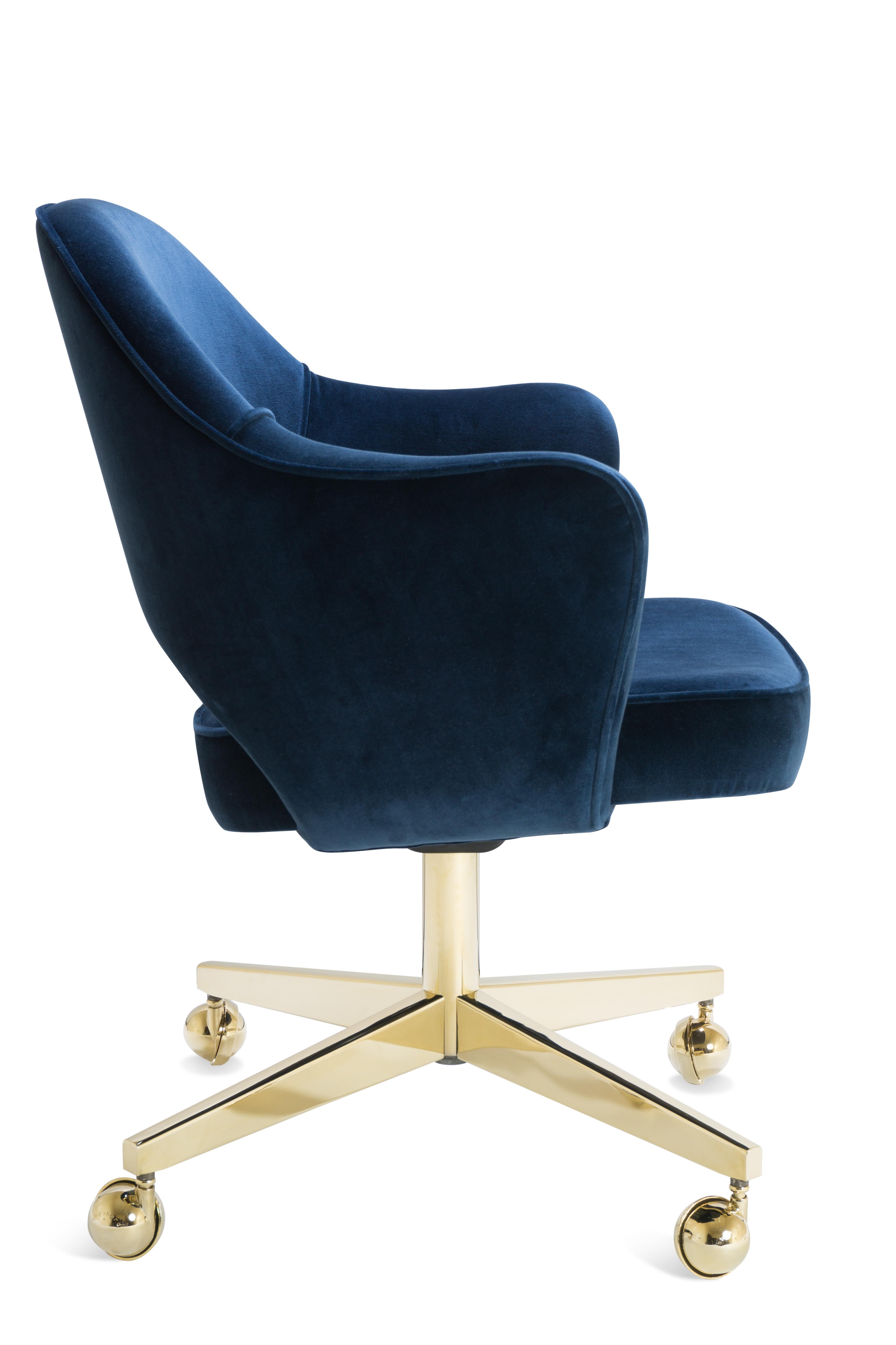 Plated Saarinen Executive Arm Chair in Navy Velvet, Swivel Base, Gold Edition