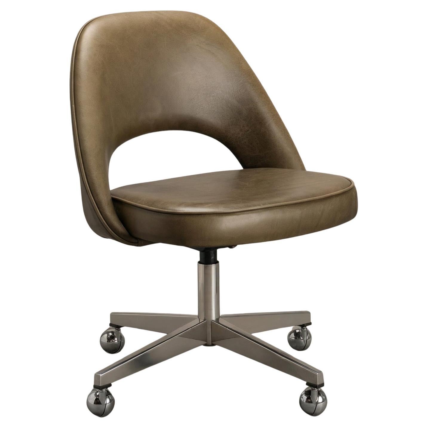 Saarinen Executive Arm Chair in Olive Leather & Stainless Base by Knoll