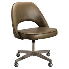 Saarinen Executive Arm Chair in Olive Leather & Stainless Base by Knoll