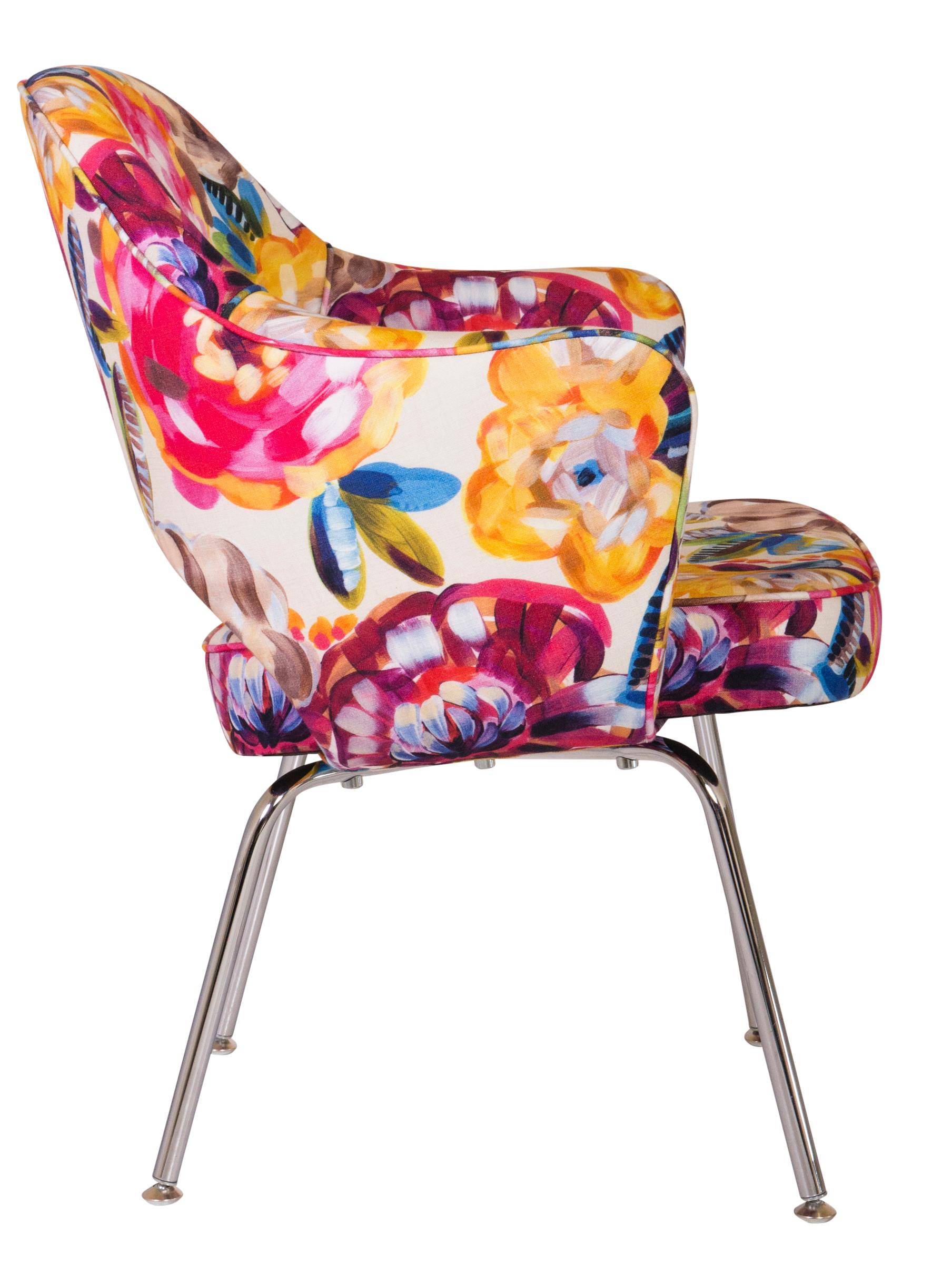 Mid-Century Modern Saarinen Executive Armchair, Vintage Knoll, in new Italian Floral Fabric