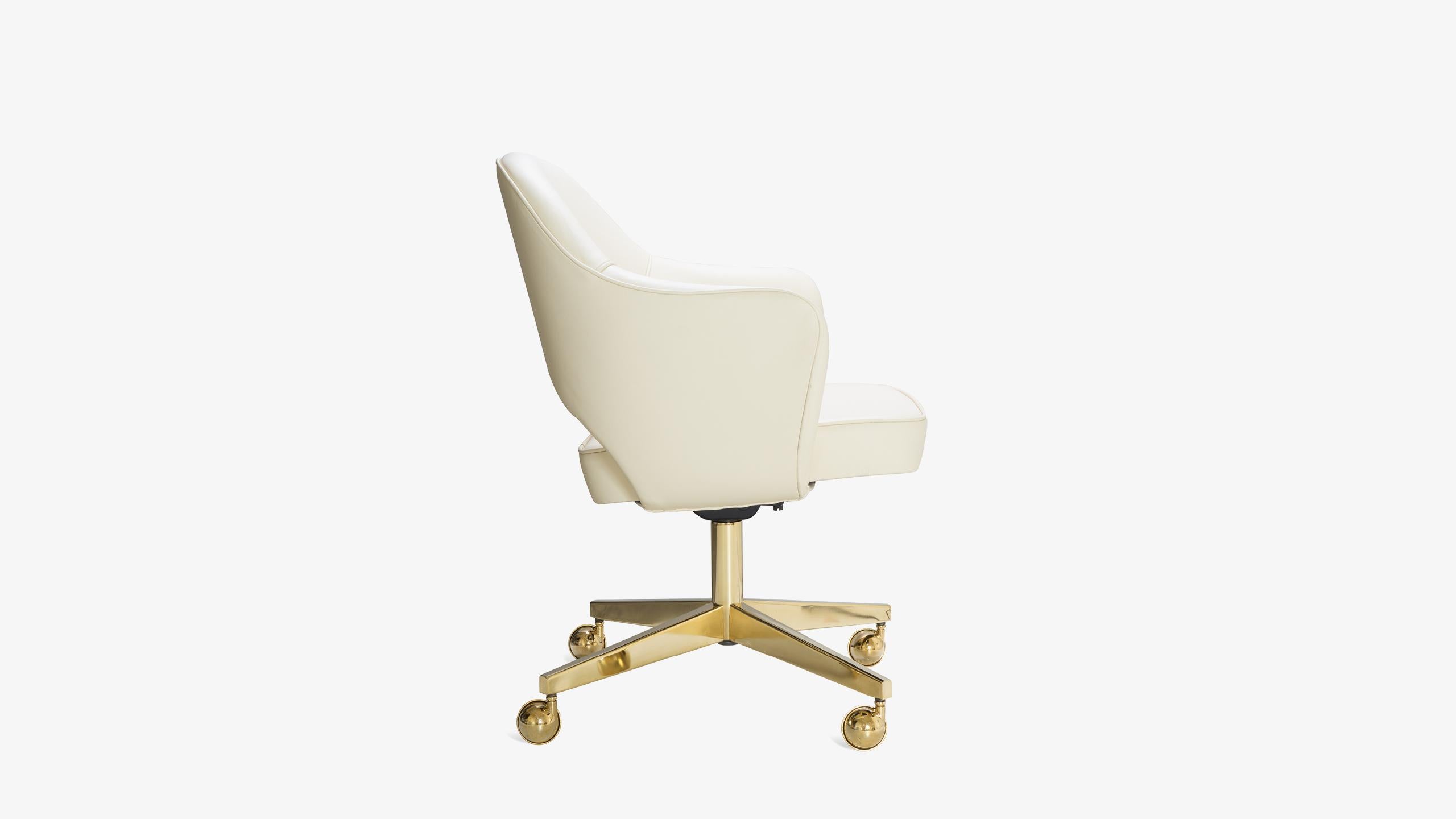 Mid-Century Modern Saarinen Executive Armchair in Creme Leather, Swivel Base, Gold Edition
