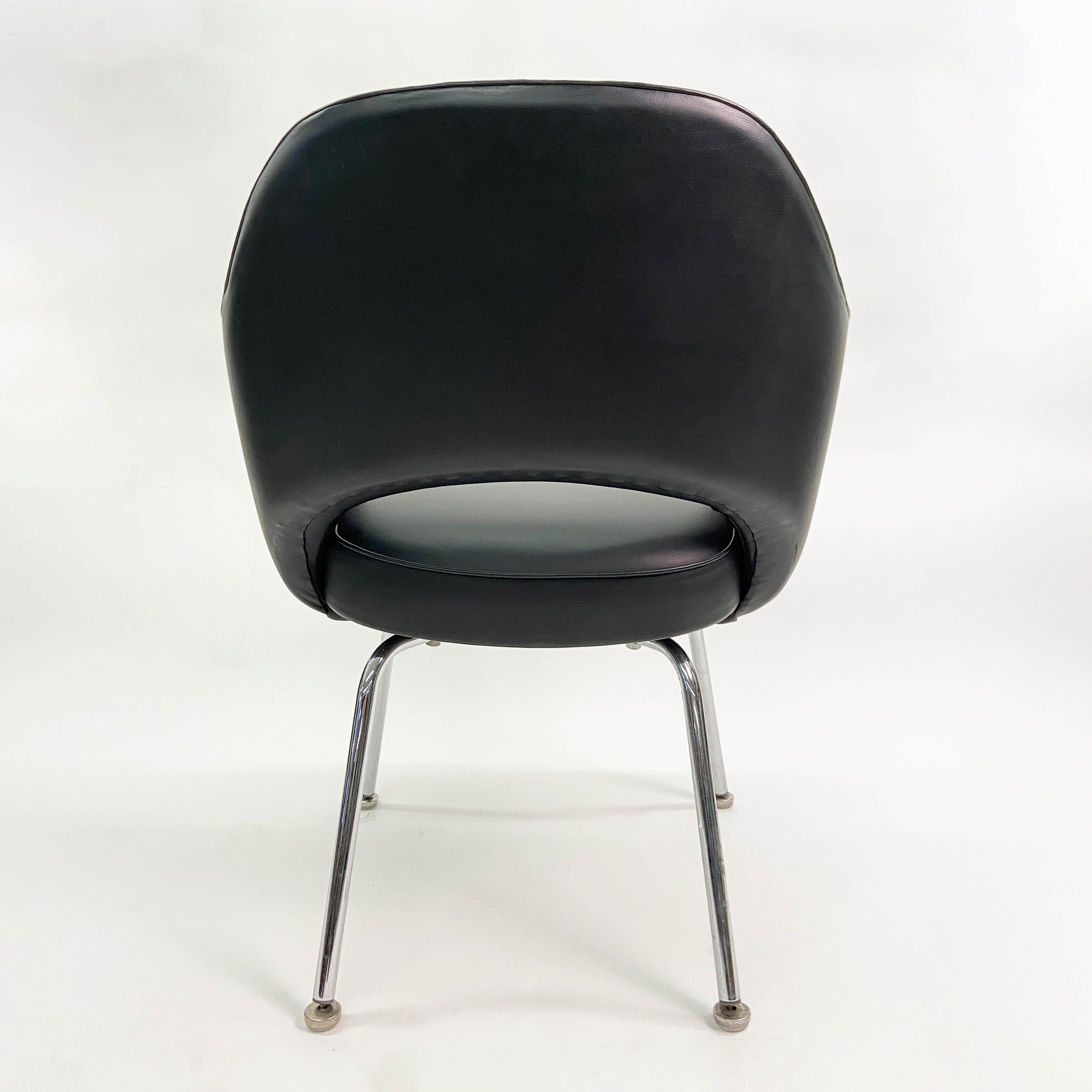 North American Saarinen Executive Armchair in Original Black Leather, Steel Tubular Legs For Sale