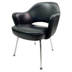 Saarinen Executive Armchair in Original Black Leather, Steel Tubular Legs