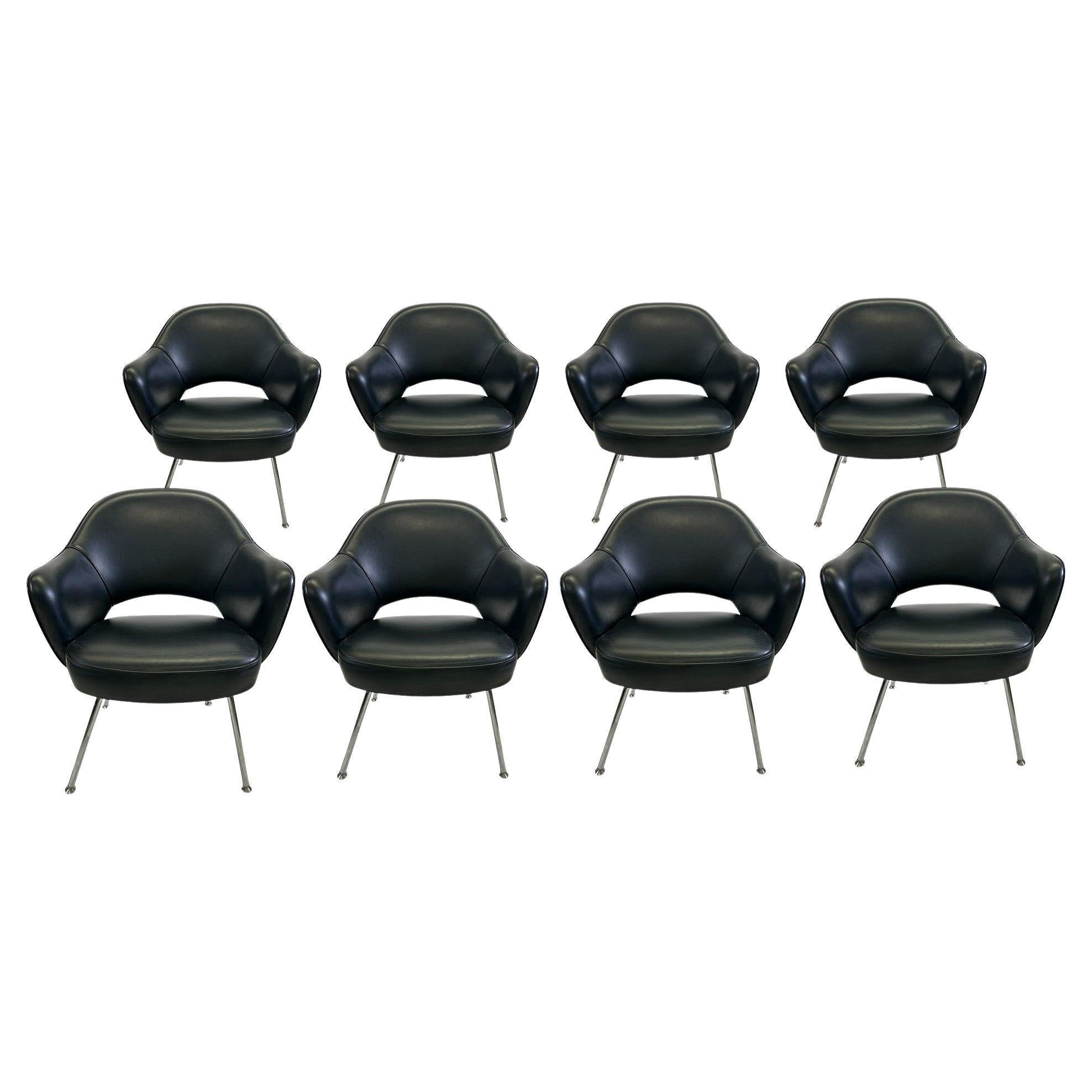 Saarinen Executive Armchair in Original Black Leather, Steel Tubular Legs