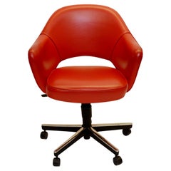Saarinen Executive Armchair in Original Red Leather, Vintage Swivel Base