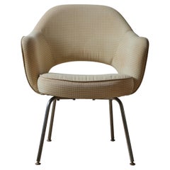 Saarinen Executive Armchair with Metal Legs for Knoll