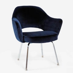 Fauteuils de direction Saarinen en velours Royal Blue, pieds tubulaires chromés, lot de 6