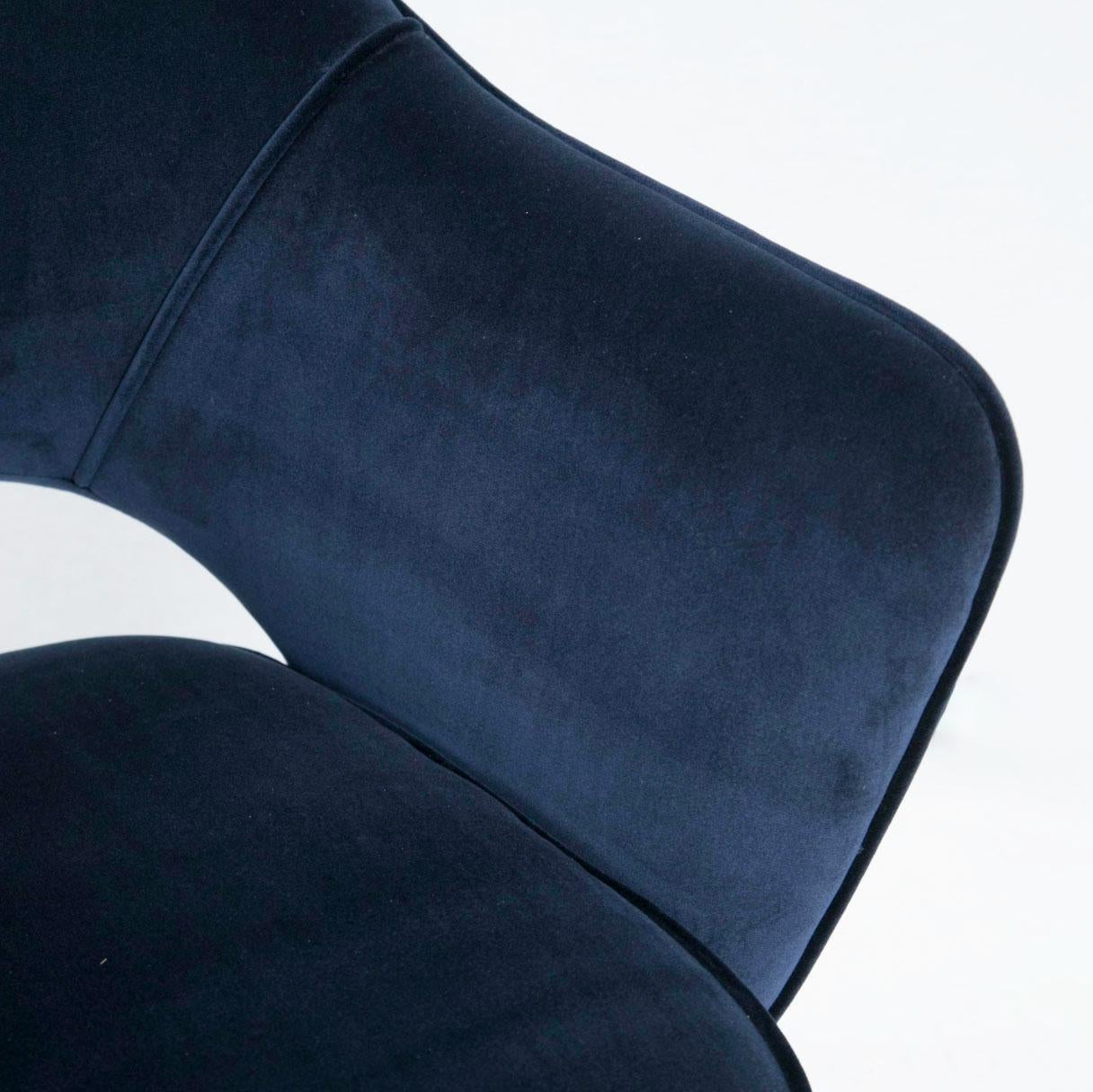 Stainless Steel Saarinen Executive Armchairs in Royal Blue Velvet, Chrome Tubular Legs, Set of 6 For Sale