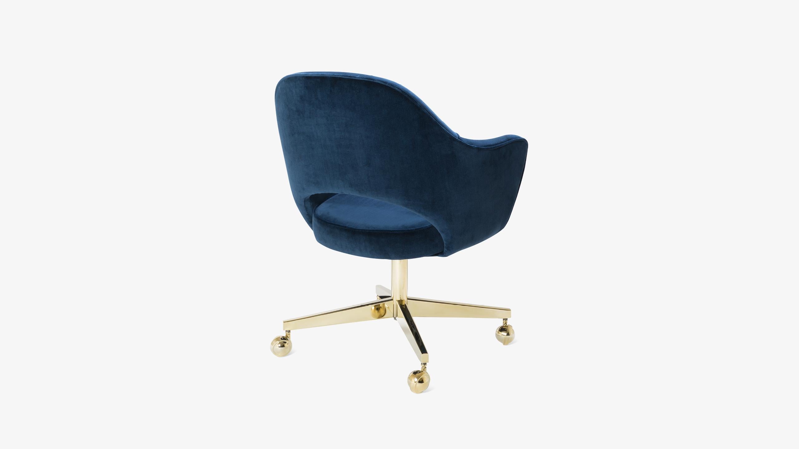 Plated Saarinen Executive Armchairs in Velvet, Swivel Base, Gold Edition, Set of 6 For Sale