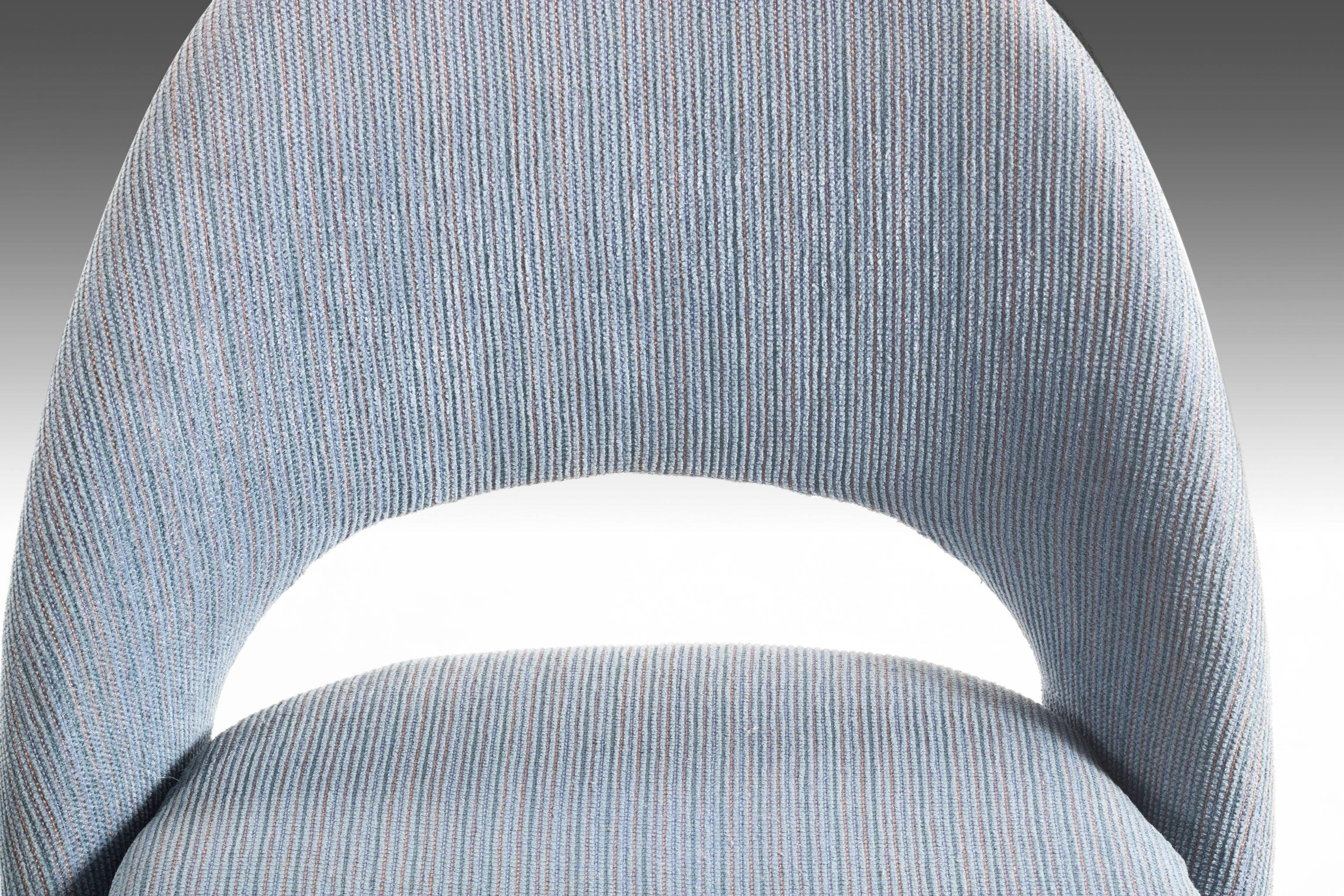 Saarinen Executive Armless Chair Bentwood Leg, Original Knoll Fabric, c. 1960s In Good Condition In Deland, FL