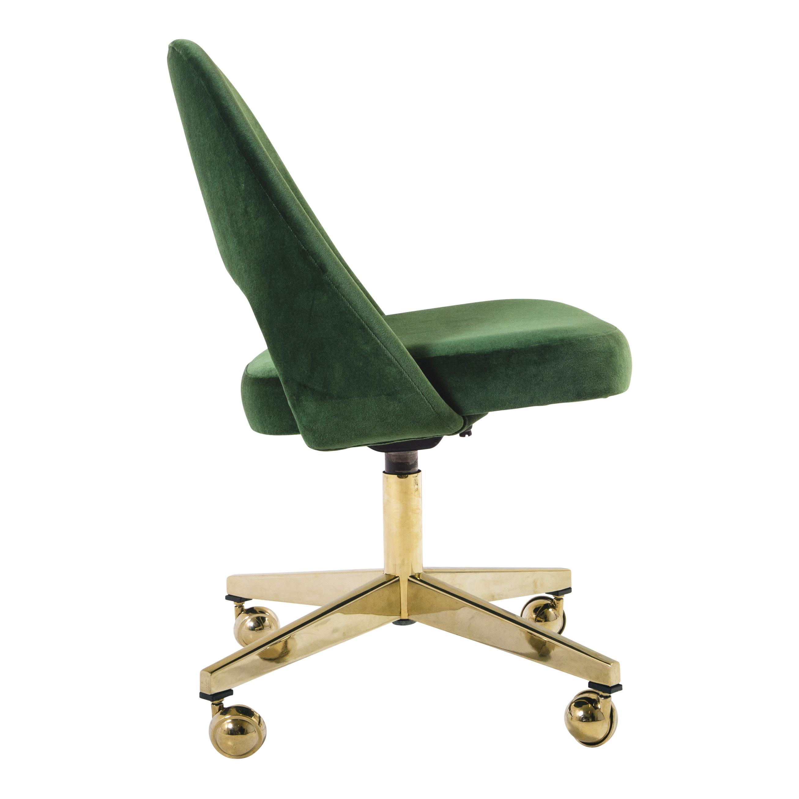 American Saarinen Executive Armless Chair in Emerald Green Velvet, Vintage Swivel Base For Sale