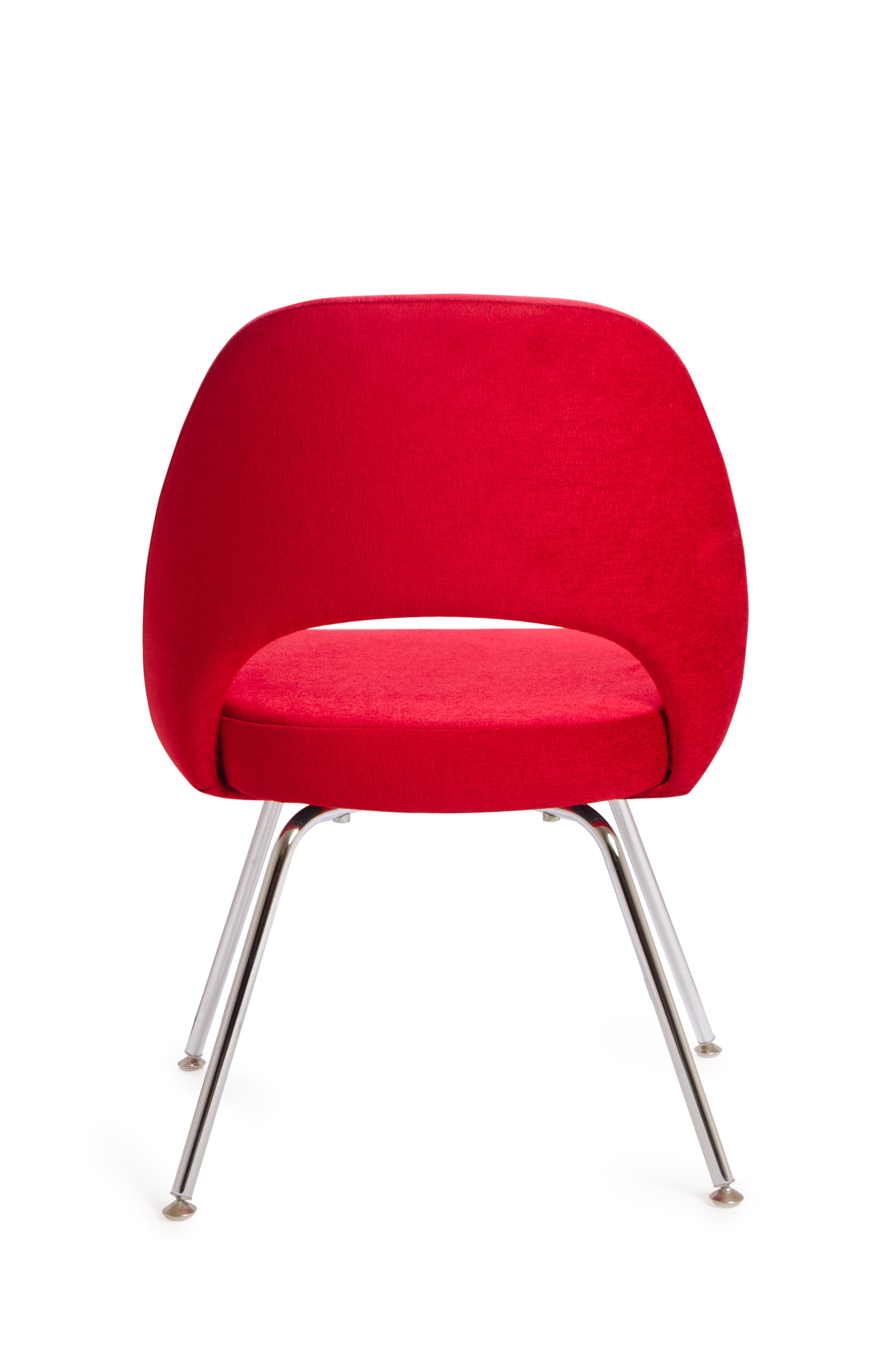 Saarinen Executive Armless Chair in Fire Red Fabric, Chrome Tubular Legs In Good Condition For Sale In Wilton, CT
