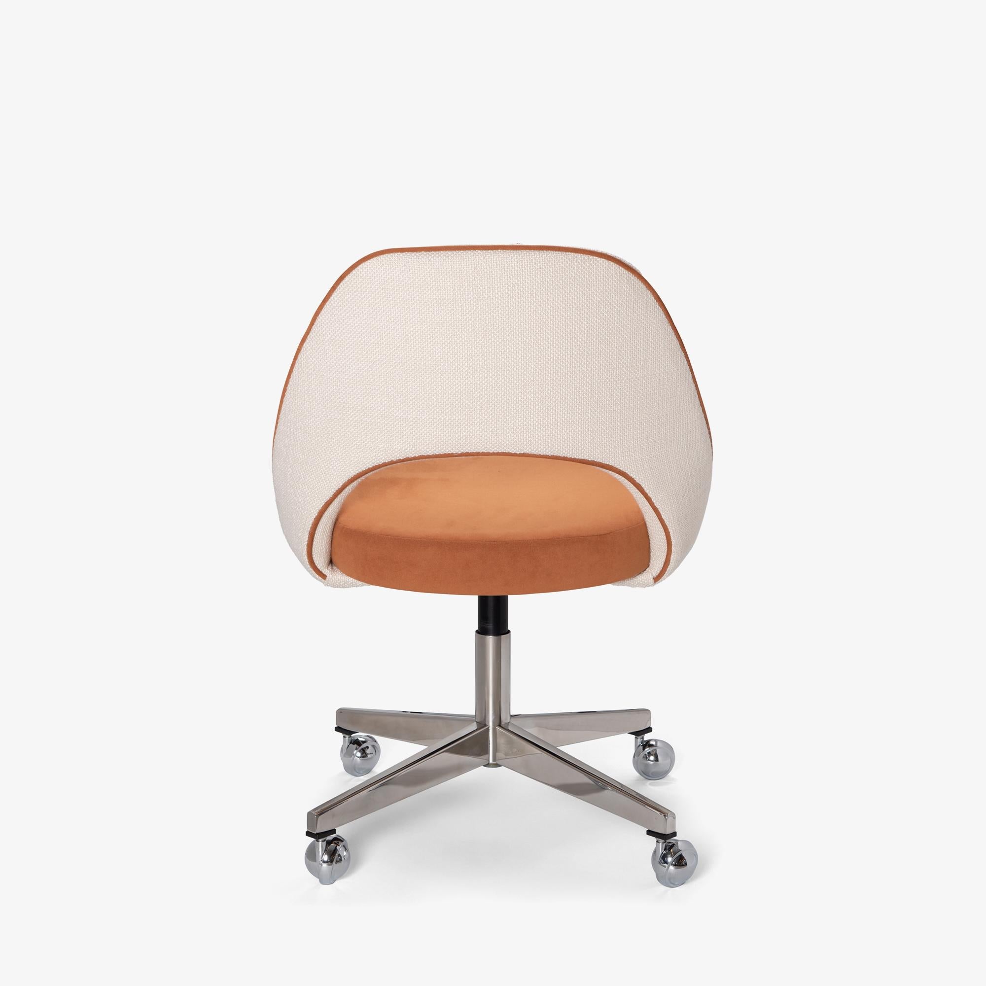 Polished Saarinen Executive Armless Chair in Ivory Weave & Saddle Ultrasuede, Swivel Base For Sale