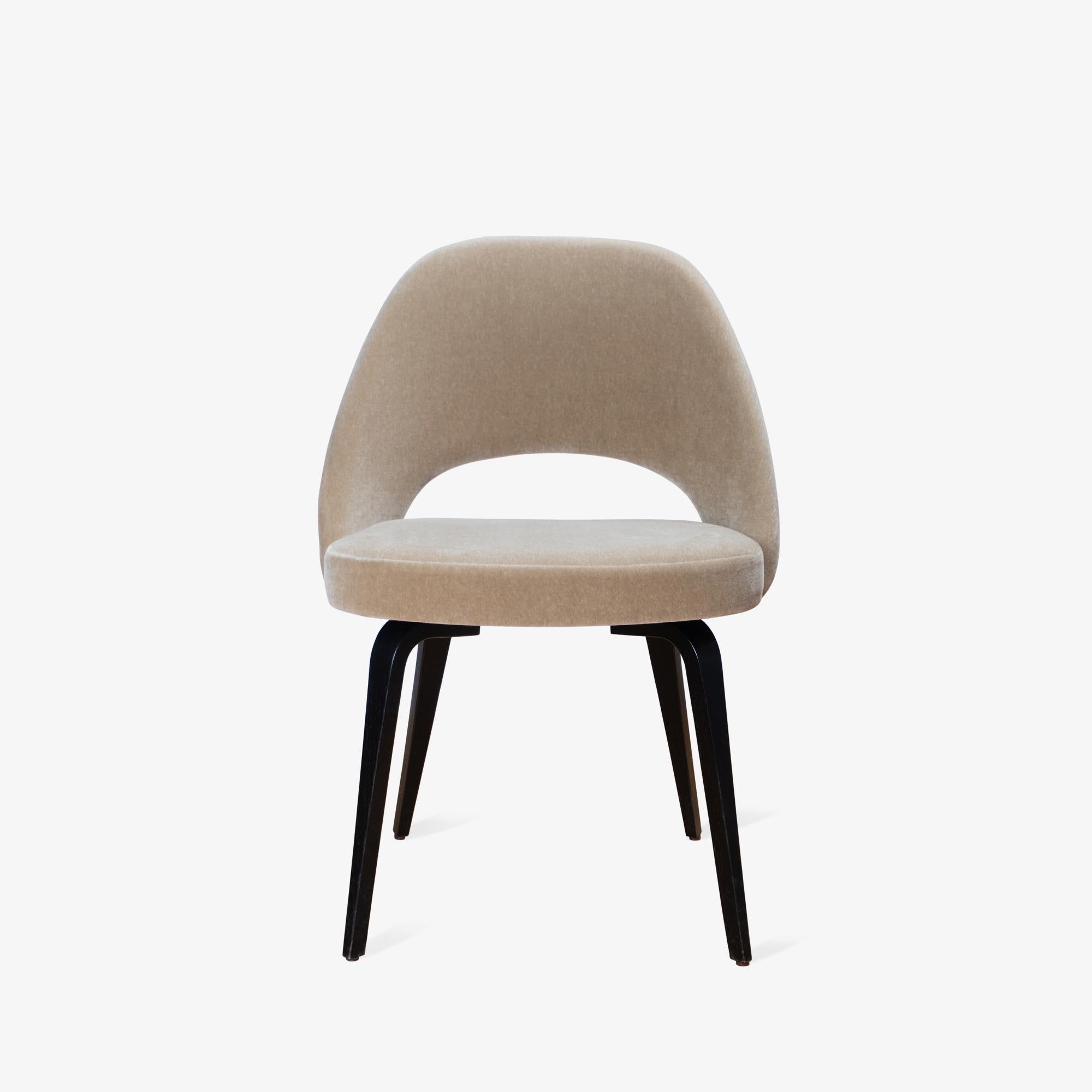 Mid-Century Modern Saarinen Executive Armless Chairs in Sand Mohair, Ebony Oak Legs by Knoll For Sale