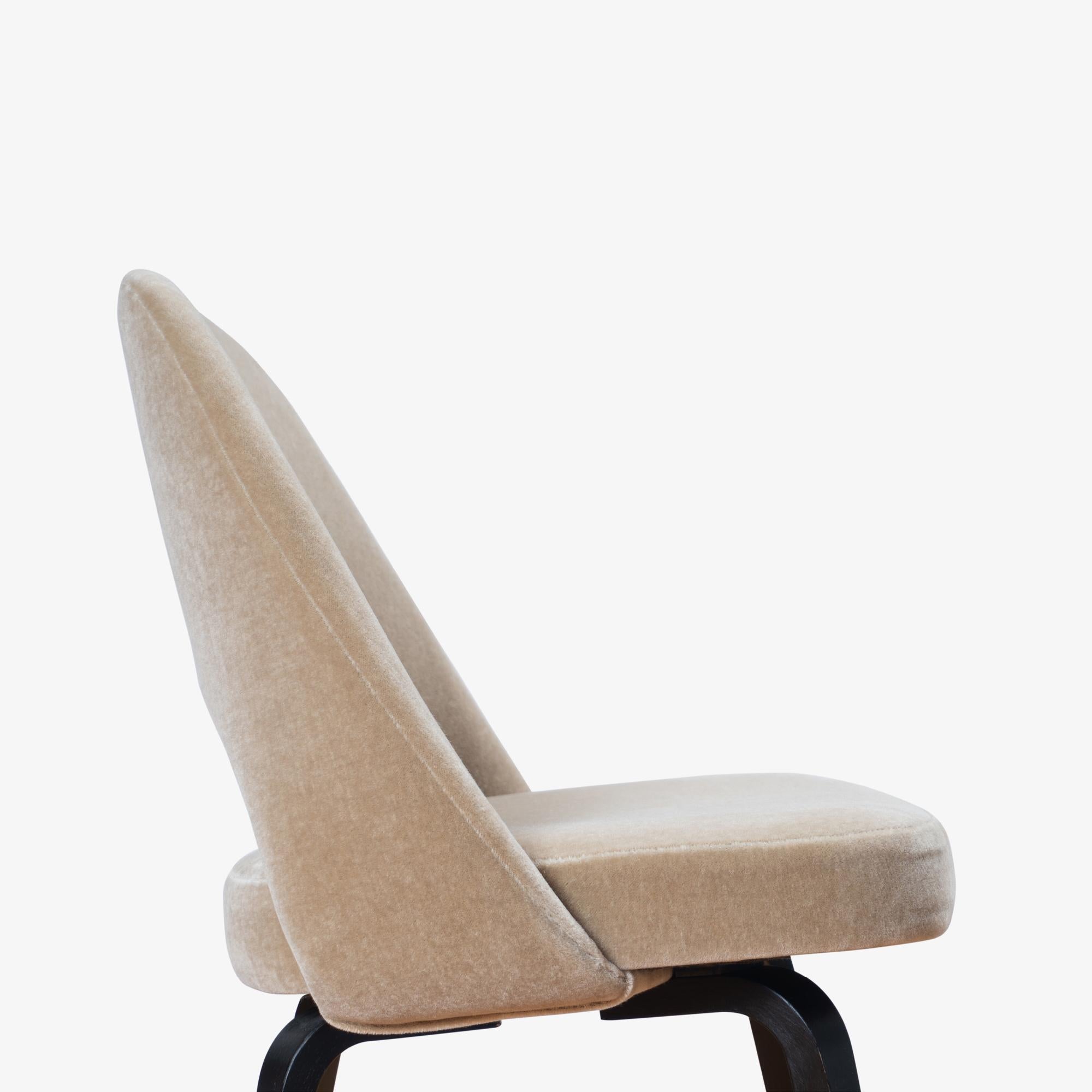 Fabric Saarinen Executive Armless Chairs in Sand Mohair, Ebony Oak Legs by Knoll For Sale