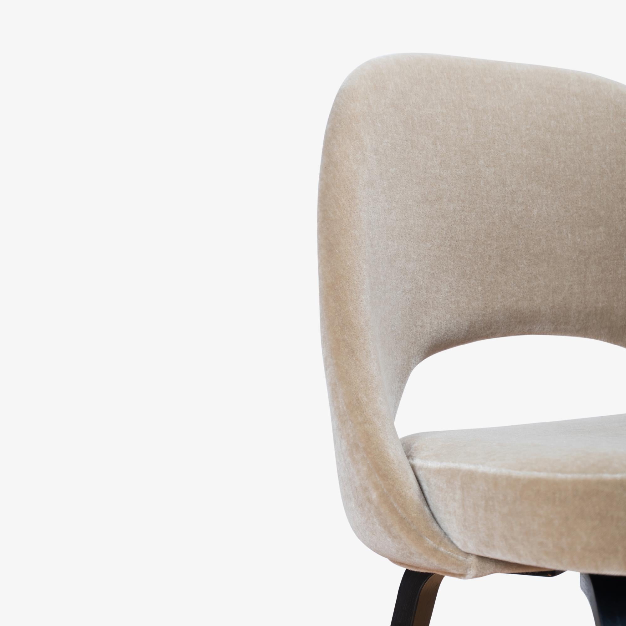 Saarinen Executive Armless Chairs in Sand Mohair, Ebony Oak Legs by Knoll For Sale 2